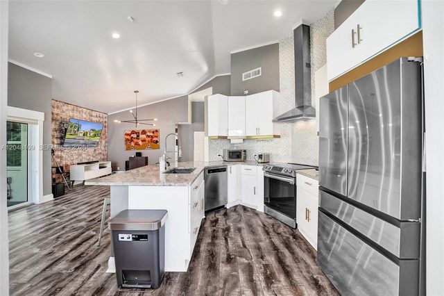 507 Bridgeton Road, Weston, FL 33326