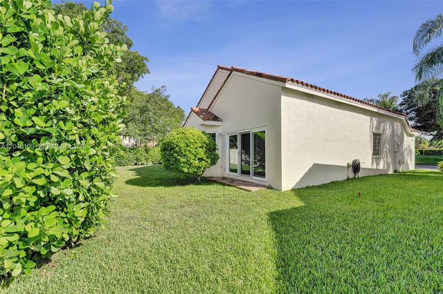 507 Bridgeton Road, Weston, FL 33326