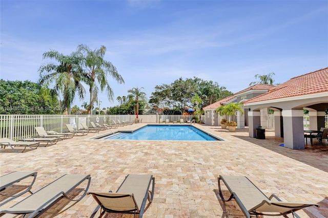 507 Bridgeton Road, Weston, FL 33326