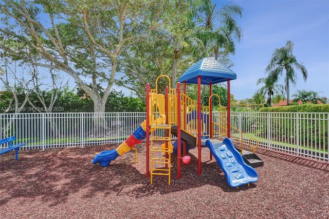 507 Bridgeton Road, Weston, FL 33326