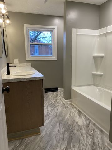 107 Mark Dr, Hopkinsville, KY 42240