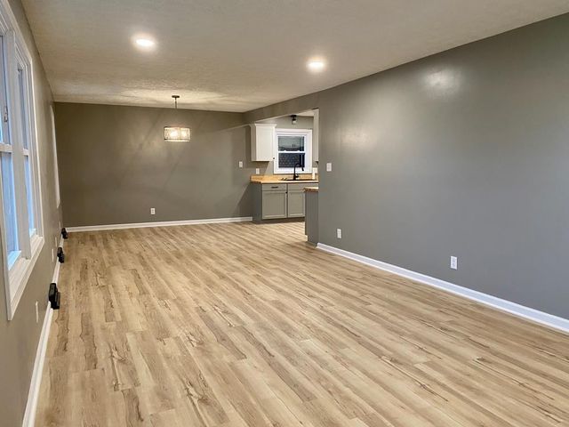 107 Mark Dr, Hopkinsville, KY 42240