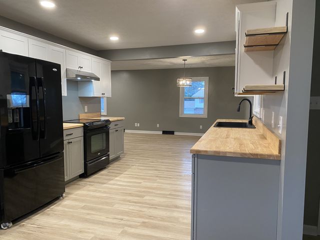 107 Mark Dr, Hopkinsville, KY 42240