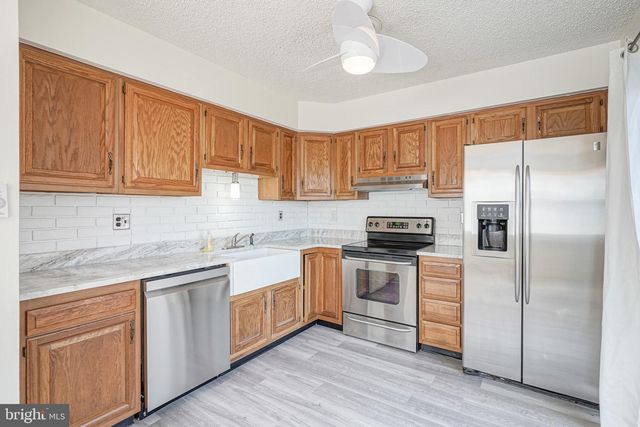 1 OAK AVE, Hammonton, NJ 08037