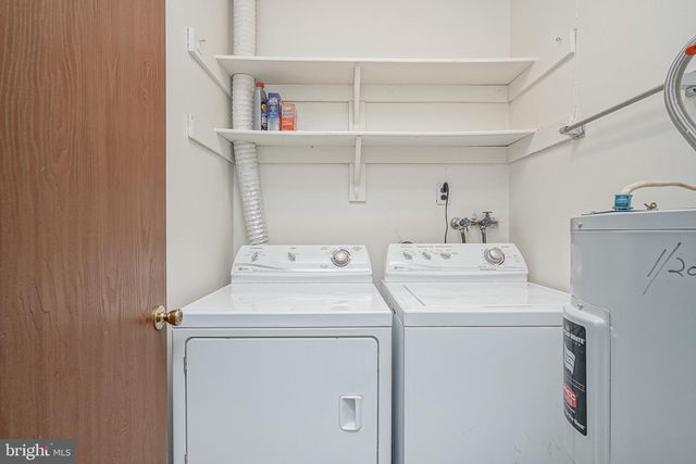 1 OAK AVE, Hammonton, NJ 08037