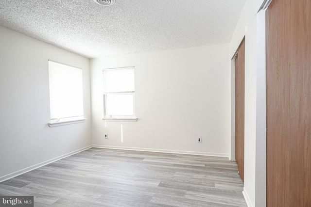 1 OAK AVE, Hammonton, NJ 08037