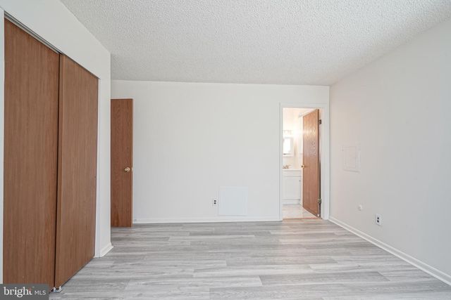 1 OAK AVE, Hammonton, NJ 08037