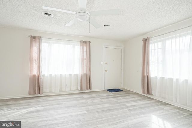 1 OAK AVE, Hammonton, NJ 08037