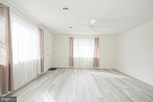 1 OAK AVE, Hammonton, NJ 08037