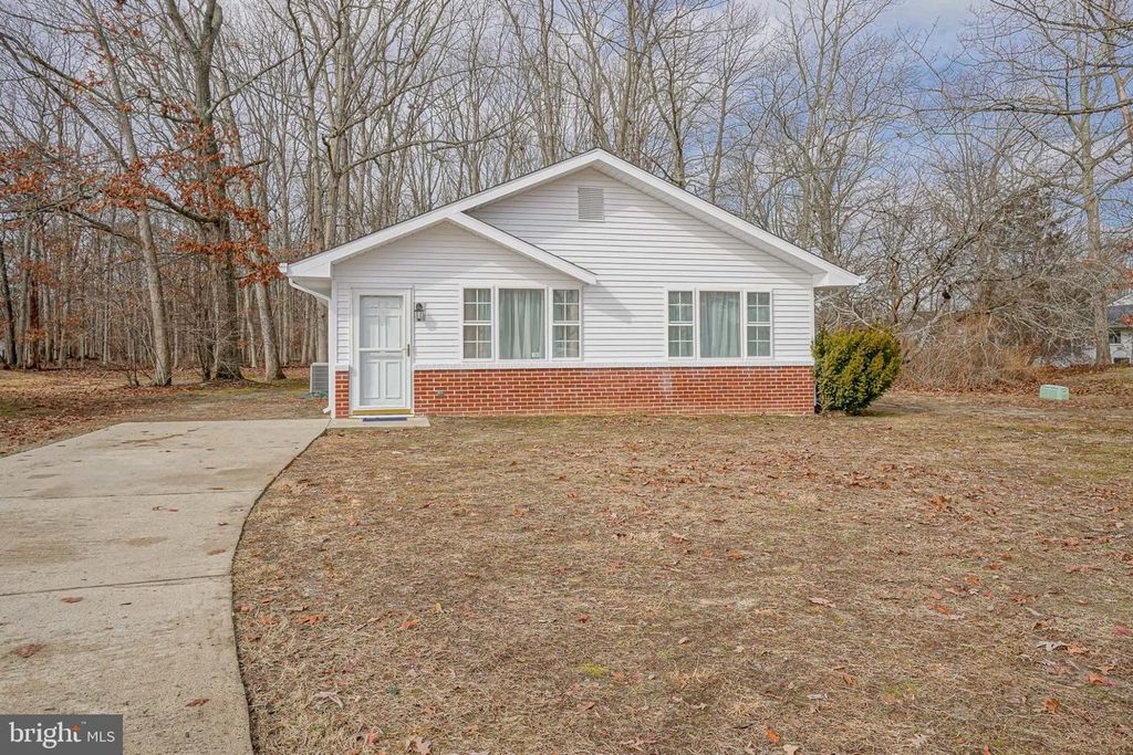 1 OAK AVE, Hammonton, NJ 08037