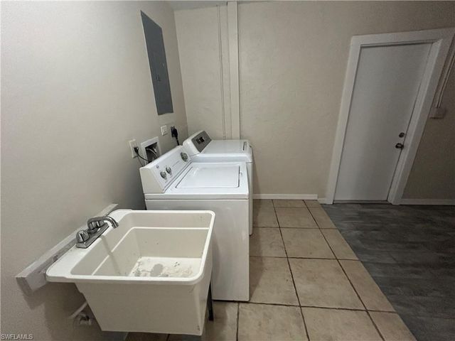 13461 5th ST, Fort Myers, FL 33905