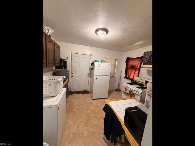 1112 Duke ST, Portsmouth, VA 23704