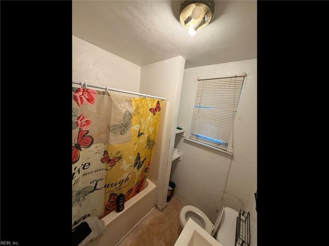 1112 Duke ST, Portsmouth, VA 23704