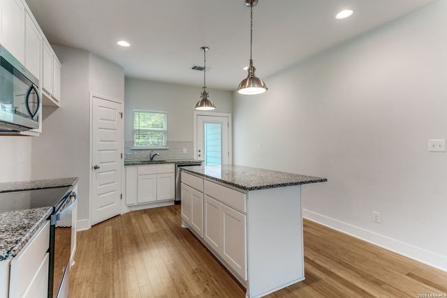 423 CHANNING AVE, San Antonio, TX 78210