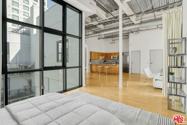 330 W 11th Street 703, Los Angeles, CA 90015