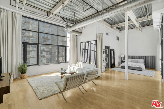 330 W 11th Street 703, Los Angeles, CA 90015