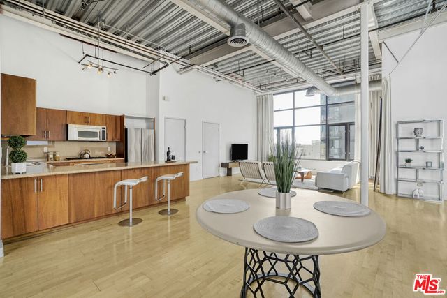 330 W 11th Street 703, Los Angeles, CA 90015