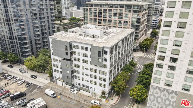 330 W 11th Street 703, Los Angeles, CA 90015