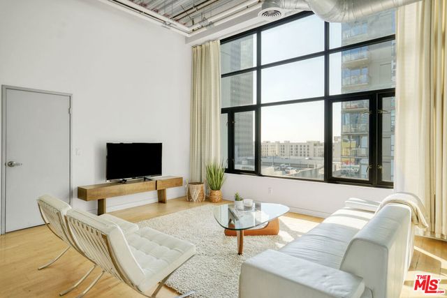 330 W 11th Street 703, Los Angeles, CA 90015