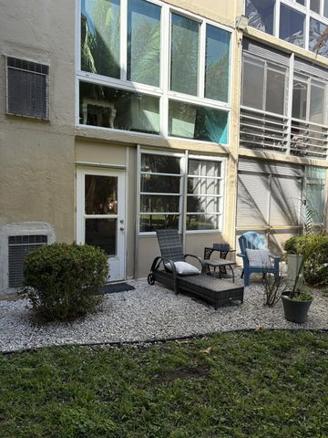 330 NE 26th Avenue Apt 108, Boynton Beach, FL 33435