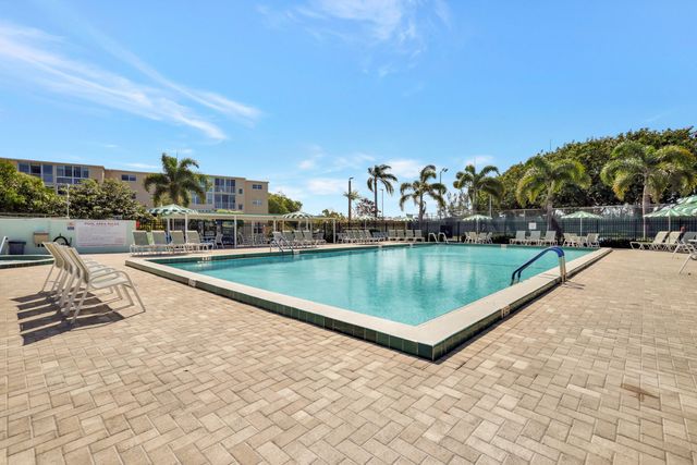 330 NE 26th Avenue Apt 108, Boynton Beach, FL 33435