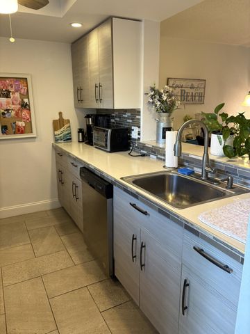 330 NE 26th Avenue Apt 108, Boynton Beach, FL 33435