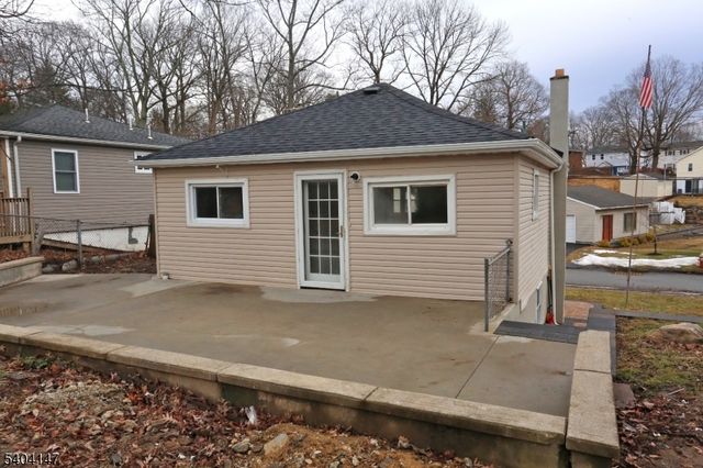 6 Bucknell Trl, Hopatcong Boro, NJ 07843