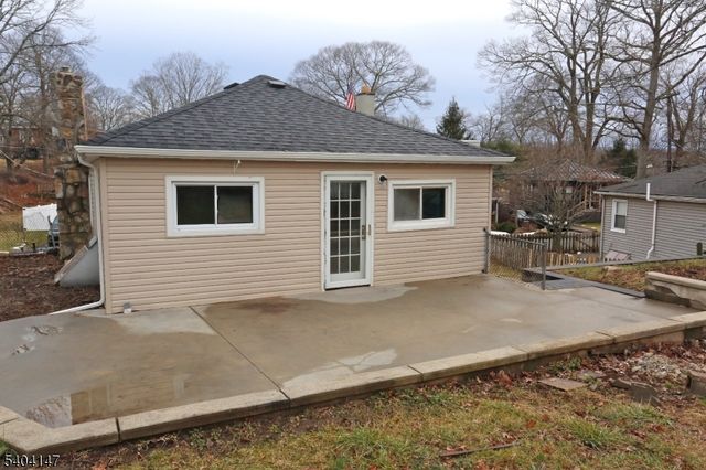 6 Bucknell Trl, Hopatcong Boro, NJ 07843