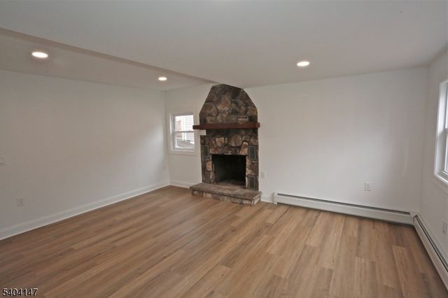 6 Bucknell Trl, Hopatcong Boro, NJ 07843