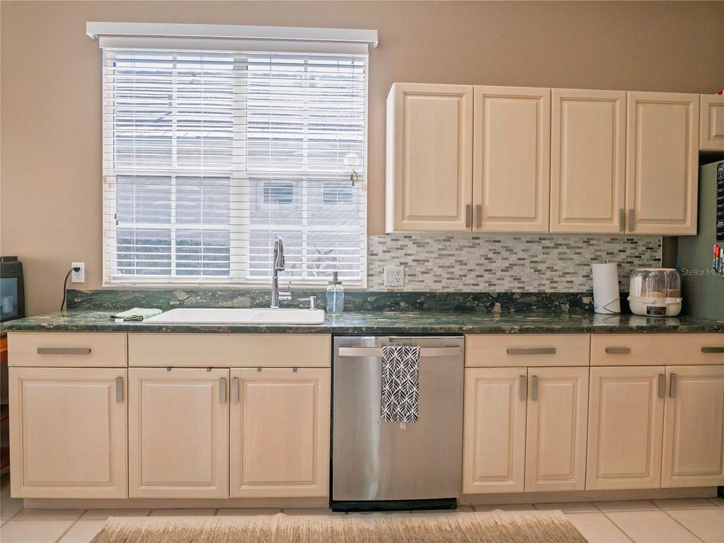 Image 17 of property listing at 4054 CADDIE DRIVE E, Bradenton, FL 34203