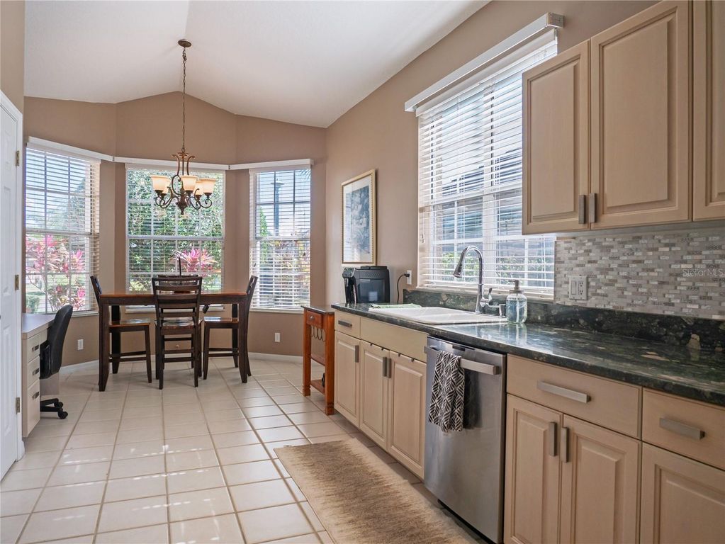 Image 18 of property listing at 4054 CADDIE DRIVE E, Bradenton, FL 34203