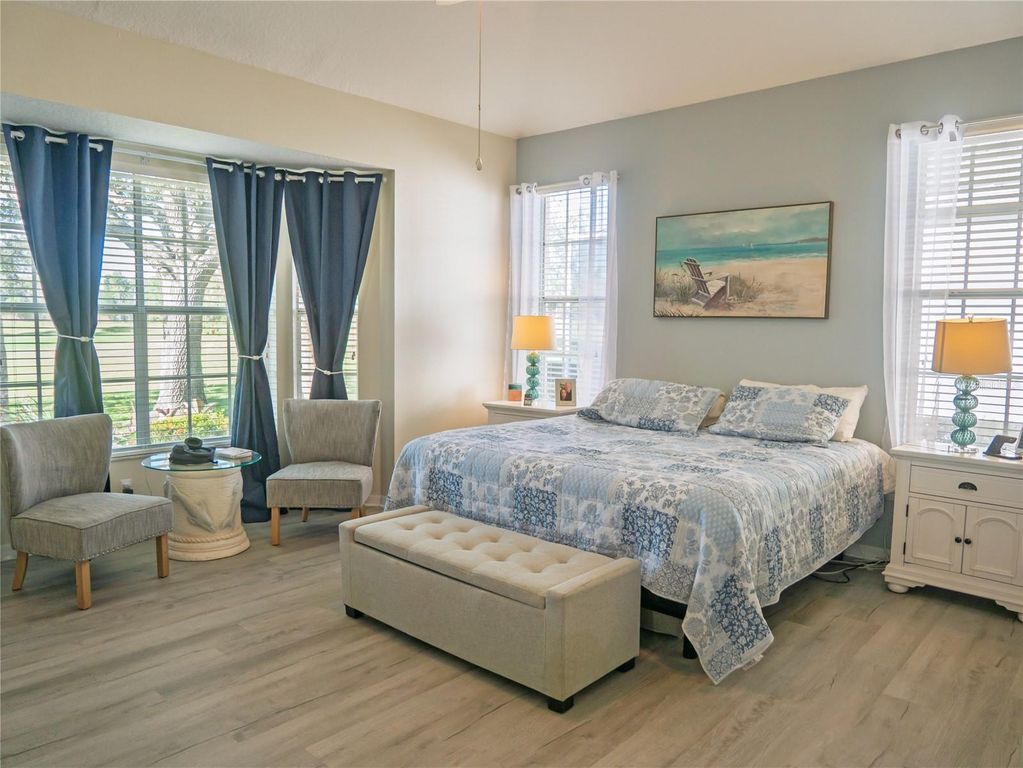 Image 20 of property listing at 4054 CADDIE DRIVE E, Bradenton, FL 34203