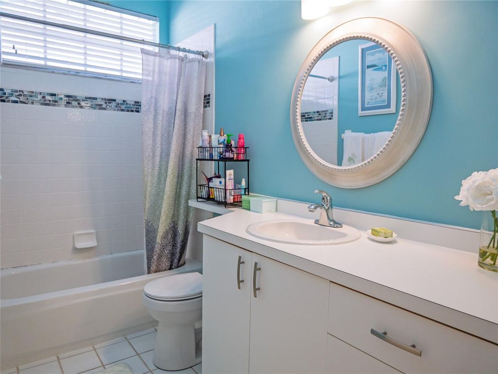Image 27 of property listing at 4054 CADDIE DRIVE E, Bradenton, FL 34203