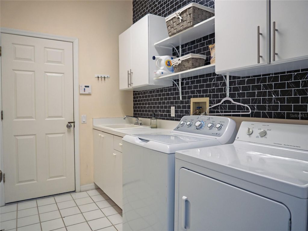 Image 29 of property listing at 4054 CADDIE DRIVE E, Bradenton, FL 34203