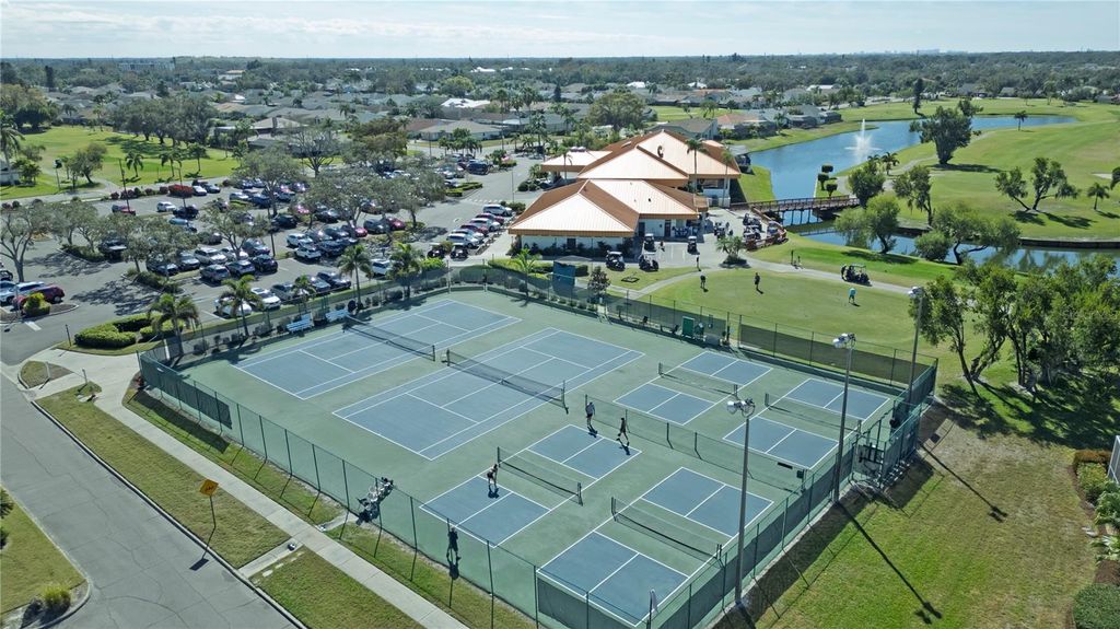 Image 35 of property listing at 4054 CADDIE DRIVE E, Bradenton, FL 34203