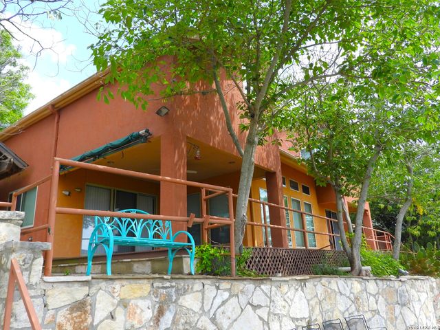 696 FAURIE RD, Lakehills, TX 78063