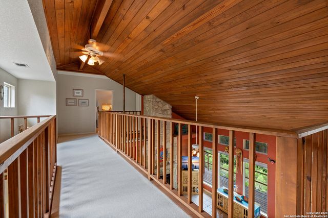 696 FAURIE RD, Lakehills, TX 78063