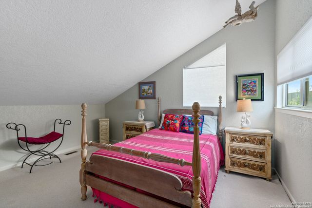 696 FAURIE RD, Lakehills, TX 78063