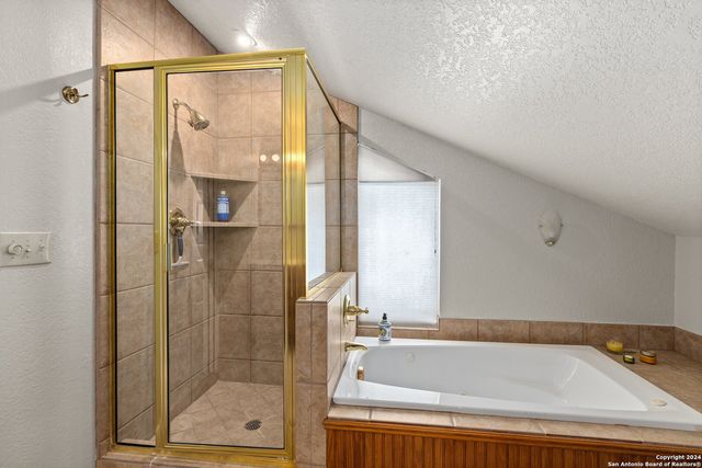 696 FAURIE RD, Lakehills, TX 78063