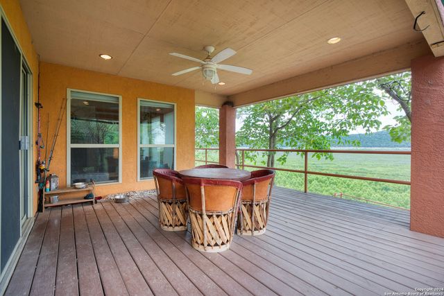696 FAURIE RD, Lakehills, TX 78063