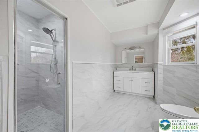 3616 Magnolia Drive, Bethlehem Twp, PA 18045