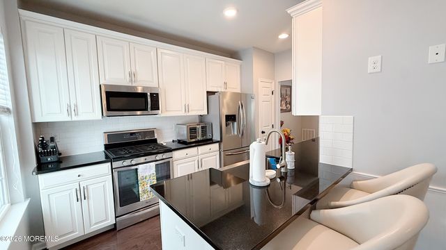 110 Halliard Drive, Eatontown, NJ 07724