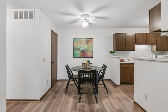 1705 Fulham Street G, Lauderdale, MN 55113