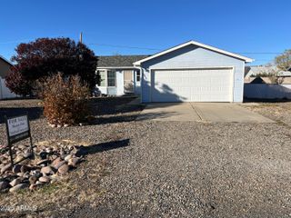 8614 E HOPI Drive, Prescott Valley, AZ 86314