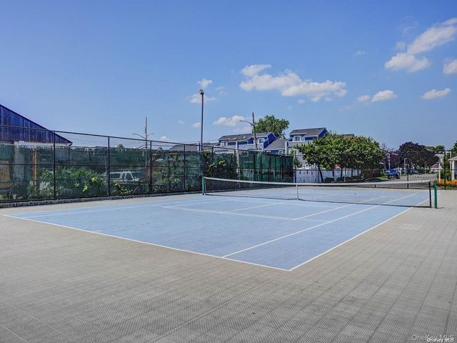100-18 Baker Court, Island Park, NY 11558
