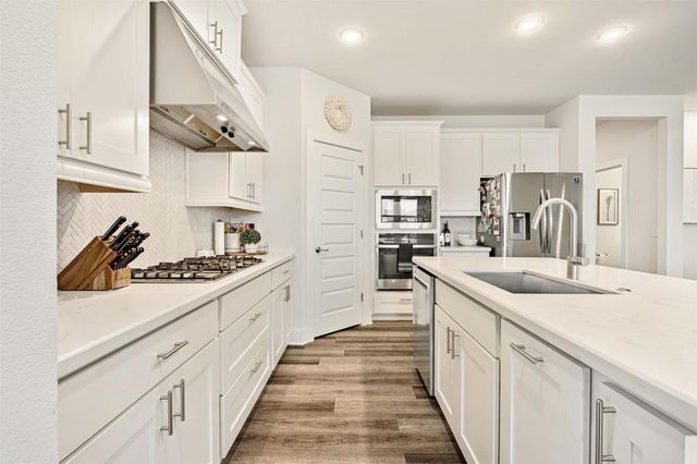 7600 Hillock TER, Austin, TX 78744