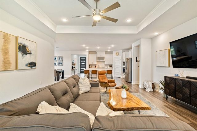 7600 Hillock TER, Austin, TX 78744