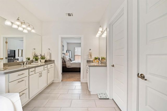 7600 Hillock TER, Austin, TX 78744