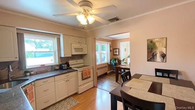 32 Taylor Drive, Farmingdale, NY 11735