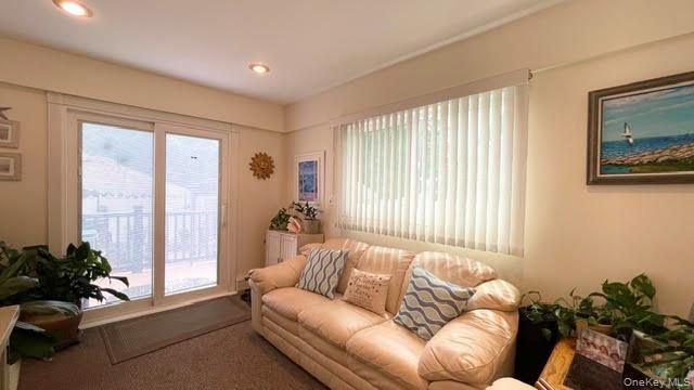 32 Taylor Drive, Farmingdale, NY 11735